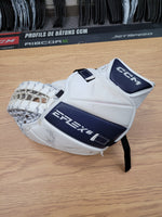Load image into Gallery viewer, CCM EFlex 6 Regular Glove Pro Stock (Used)
