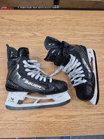 Charger l'image dans la galerie, Size 8.75 Fit 2 Bauer Vapor Flylite Hockey Skates Pro Stock (Used)
