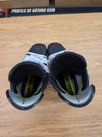 Charger l'image dans la galerie, Size 9 Fit 3 Bauer Vapor Hyperlite 2 Hockey Skates 9 (Used)

