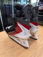 Load image into Gallery viewer, Size 6.5 NEW! Bauer Vapor Flylite Hockey Skates Pro Stock Size 6.5 (New)

