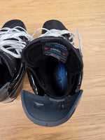 Load image into Gallery viewer, Size 8 Fit 3 Bauer Vapor Flylite Hockey Skates Pro Stock 8 (Used)
