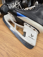 Charger l'image dans la galerie, Size 8 Fit 3 Bauer Vapor Flylite Hockey NHL Skates Pro Stock 8 (Used)
