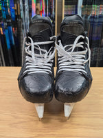 Charger l'image dans la galerie, Size 8 Fit 3 Bauer Vapor Flylite Hockey NHL Skates Pro Stock 8 (Used)
