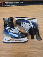 Charger l'image dans la galerie, Size 9 Fit 3 Bauer Vapor Hyperlite 2 Hockey Skates 9 (Used)
