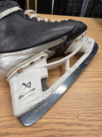 Charger l'image dans la galerie, Size 9 Fit 3 Bauer Vapor Hyperlite 2 Hockey Skates NHL Hockey Skates
