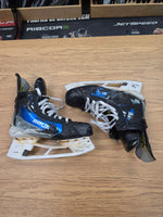 Load image into Gallery viewer, Size 10.5 Fit 3 Bauer Vapor Hyperlite 2 Hockey Skates Pro Stock 10.5 (Used)
