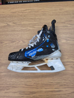 Load image into Gallery viewer, Size 10.5 Fit 3 Bauer Vapor Hyperlite 2 Hockey Skates Pro Stock 10.5 (Used)
