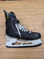 Charger l'image dans la galerie, Size 9 Fit 3 Bauer Vapor Hyperlite 2 Hockey Skates NHL Hockey Skates
