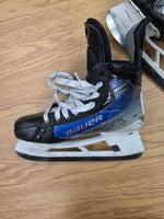 Charger l'image dans la galerie, Size 9 Fit 3 Bauer Vapor Hyperlite 2 Hockey Skates 9 (Used)
