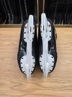 Load image into Gallery viewer, NEW! Size 9 Fit 2 Bauer Vapor Flylite Hockey Skates Pro Stock 9 (New)
