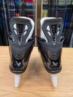 Load image into Gallery viewer, NEW! Size 9 Fit 2 Bauer Vapor Flylite Hockey Skates Pro Stock 9 (New)
