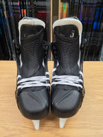 Load image into Gallery viewer, NEW! Size 9 Fit 2 Bauer Vapor Flylite Hockey Skates Pro Stock 9 (New)
