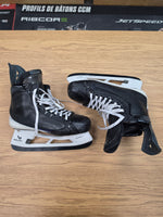 Charger l'image dans la galerie, Size 8 Fit 3 Bauer Vapor Flylite Hockey NHL Skates Pro Stock 8 (Used)
