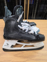 Load image into Gallery viewer, Size 8 Fit 3 Bauer Vapor Flylite Hockey Skates Pro Stock 8 (Used)
