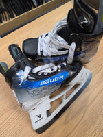 Charger l'image dans la galerie, Size 9 Fit 3 Bauer Vapor Hyperlite 2 Hockey Skates 9 (Used)
