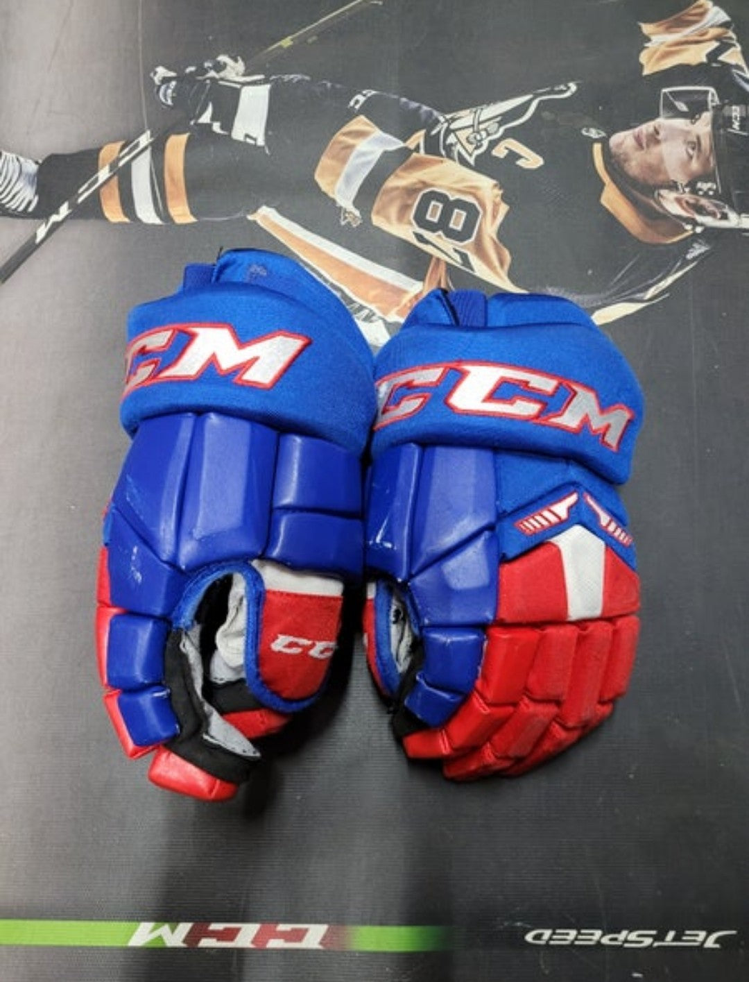 USED CCM HG42 GLOVES