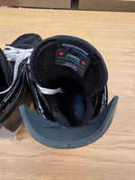 Charger l'image dans la galerie, Size 8 Fit 3 Bauer Vapor Flylite Hockey NHL Skates Pro Stock 8 (Used)
