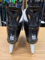 Charger l'image dans la galerie, Size 8 Fit 3 Bauer Vapor Hyperlite 2 Hockey Skates Pro Stock 8 (Used)

