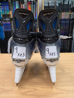 Charger l'image dans la galerie, Size 9 Fit 3 Bauer Vapor Hyperlite 2 Hockey Skates 9 (Used)
