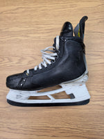 Charger l'image dans la galerie, Size 9 Fit 3 Bauer Vapor Hyperlite 2 Hockey Skates NHL Hockey Skates
