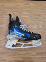 Load image into Gallery viewer, Size 10.5 Fit 3 Bauer Vapor Hyperlite 2 Hockey Skates Pro Stock 10.5 (Used)
