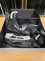 Load image into Gallery viewer, NEW! Size 9 Fit 2 Bauer Vapor Flylite Hockey Skates Pro Stock 9 (New)
