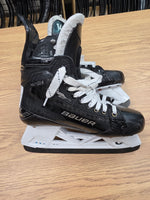 Load image into Gallery viewer, Size 8 Fit 2 Bauer Supreme Mach Hockey Skates Pro Stock 8 (Used)
