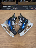 Load image into Gallery viewer, Size 10.5 Fit 3 Bauer Vapor Hyperlite 2 Hockey Skates Pro Stock 10.5 (Used)
