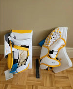 Charger l&#39;image dans la galerie, NEW! Glove &amp; Blocker Bauer Vapor Hyperlite 2 Regular Pro Stock (New)
